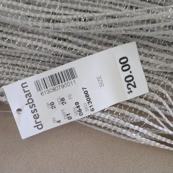 Dressbarn Holiday Silver Scarf NWT - Picture 4 of 6